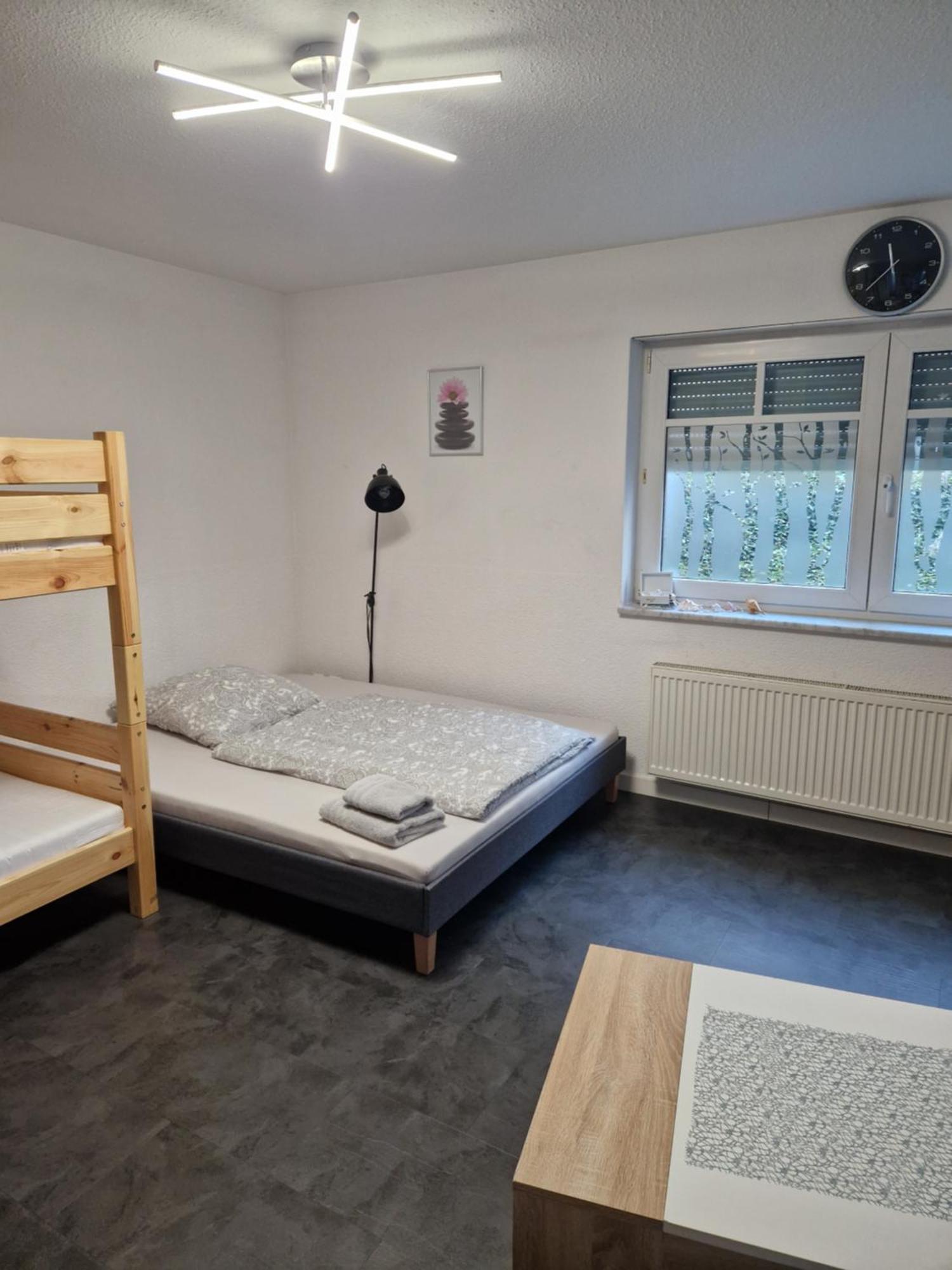 Souterrain-Wohnung Mit Kostenlosem Stellplatz Leipzig Ngoại thất bức ảnh