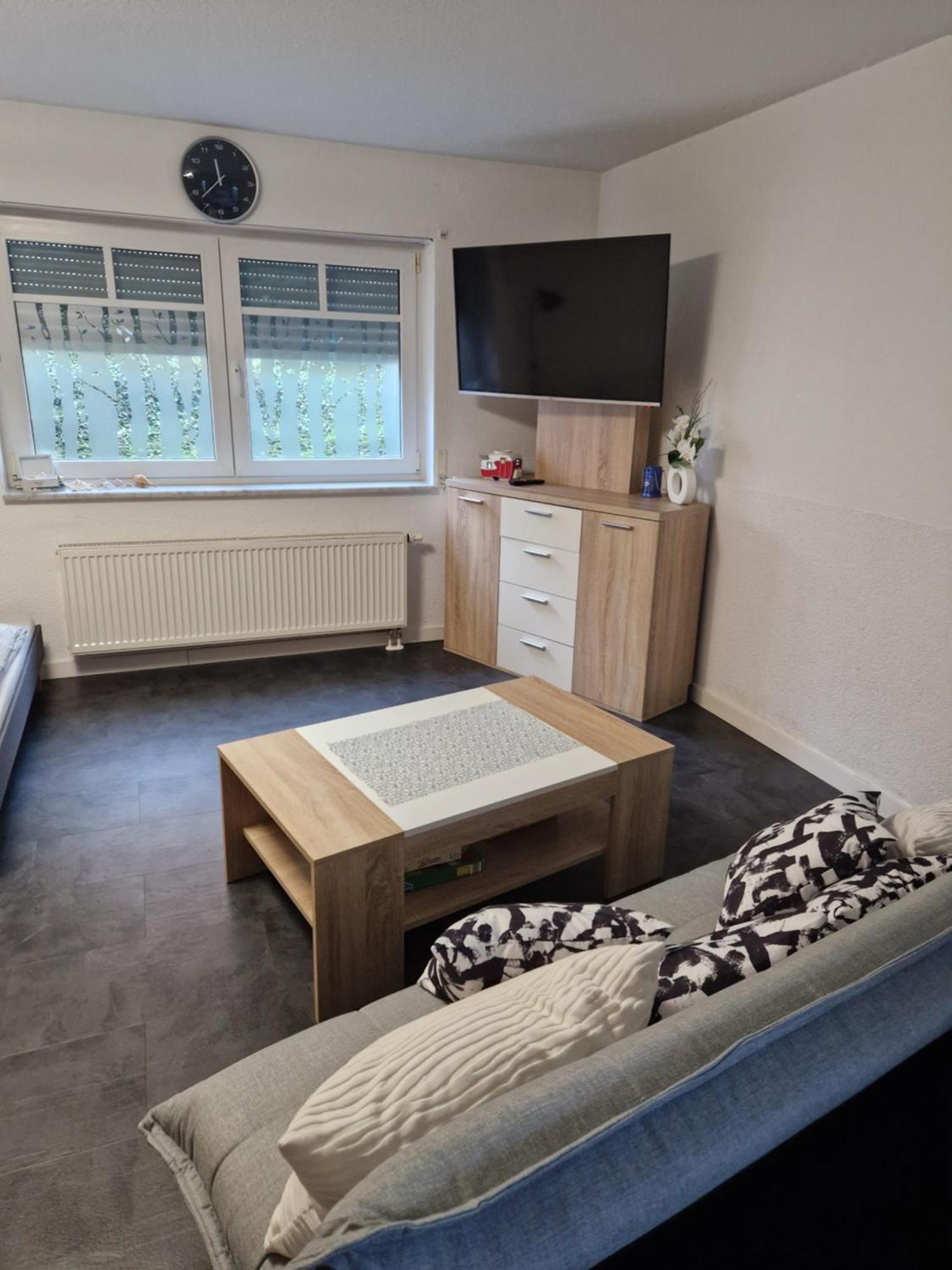 Souterrain-Wohnung Mit Kostenlosem Stellplatz Leipzig Ngoại thất bức ảnh